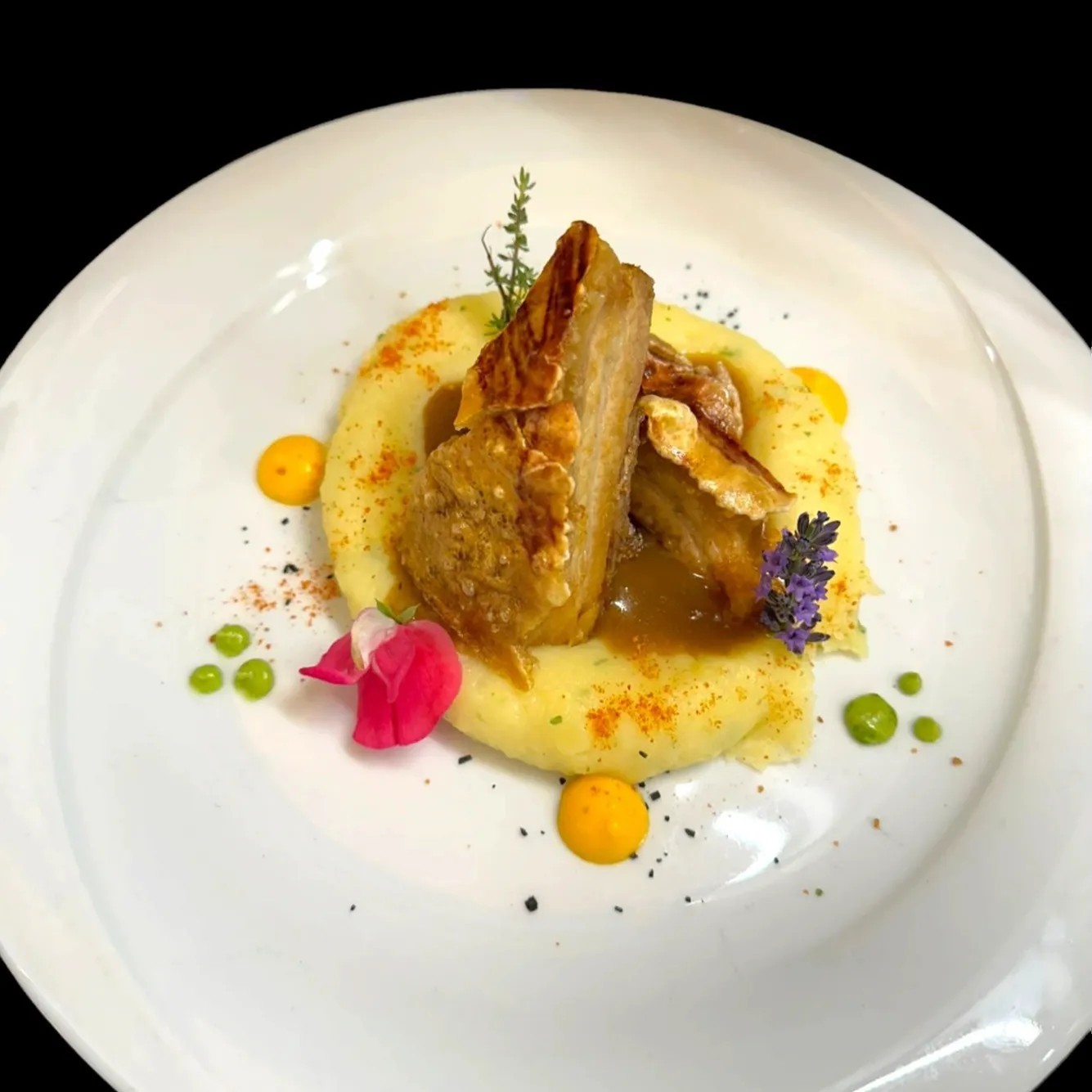 Image alt description