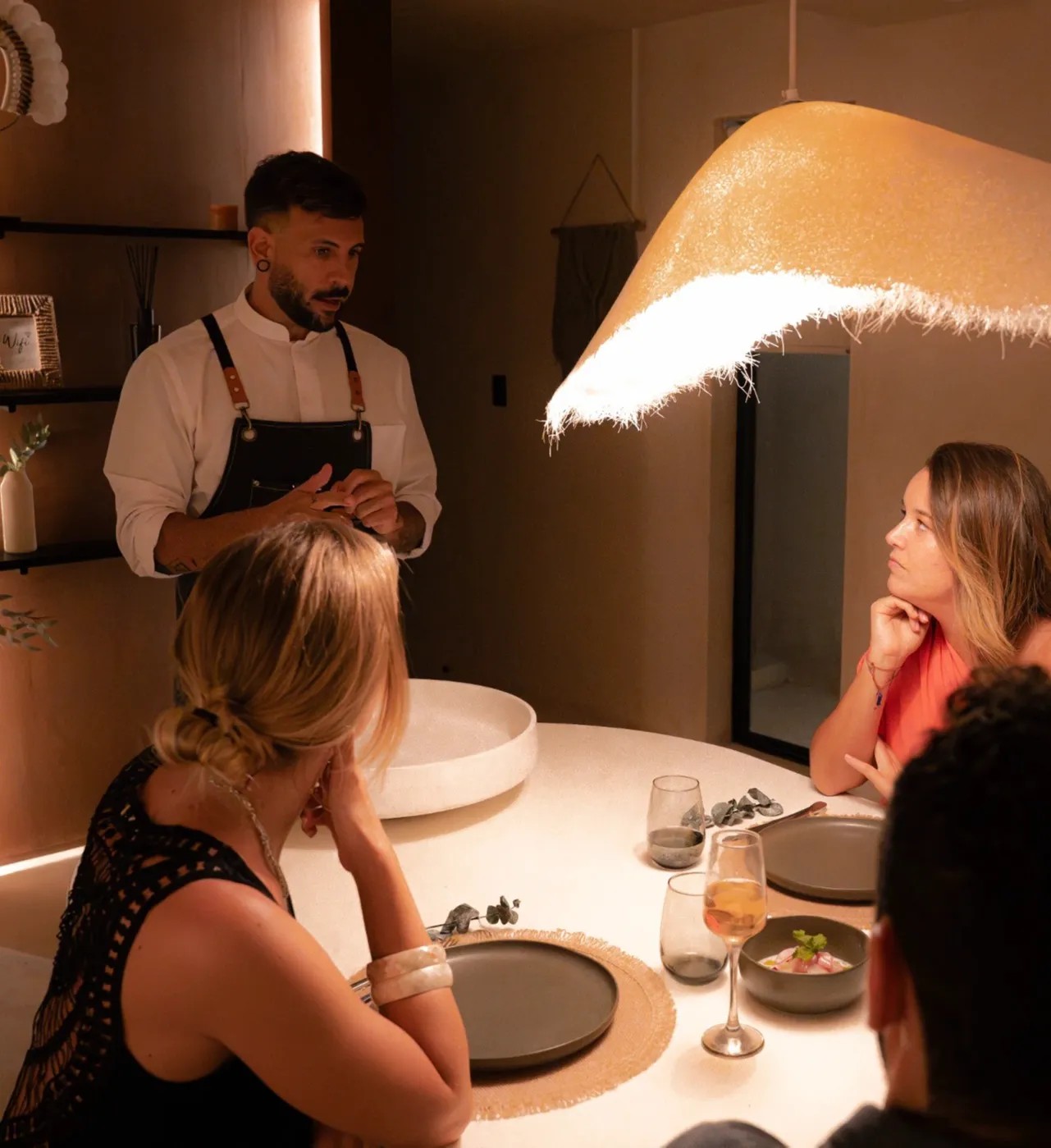 Image alt description