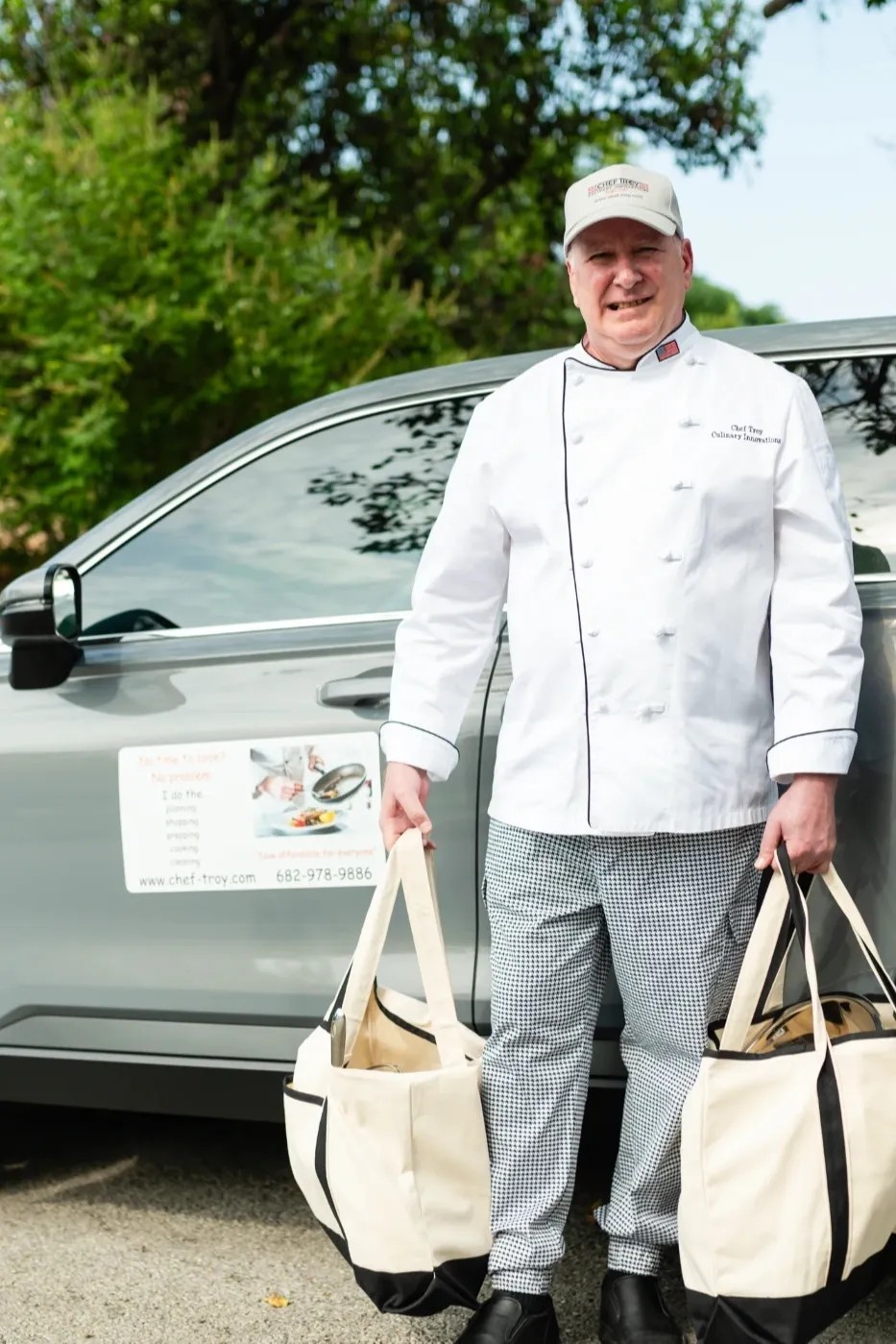 Image alt description