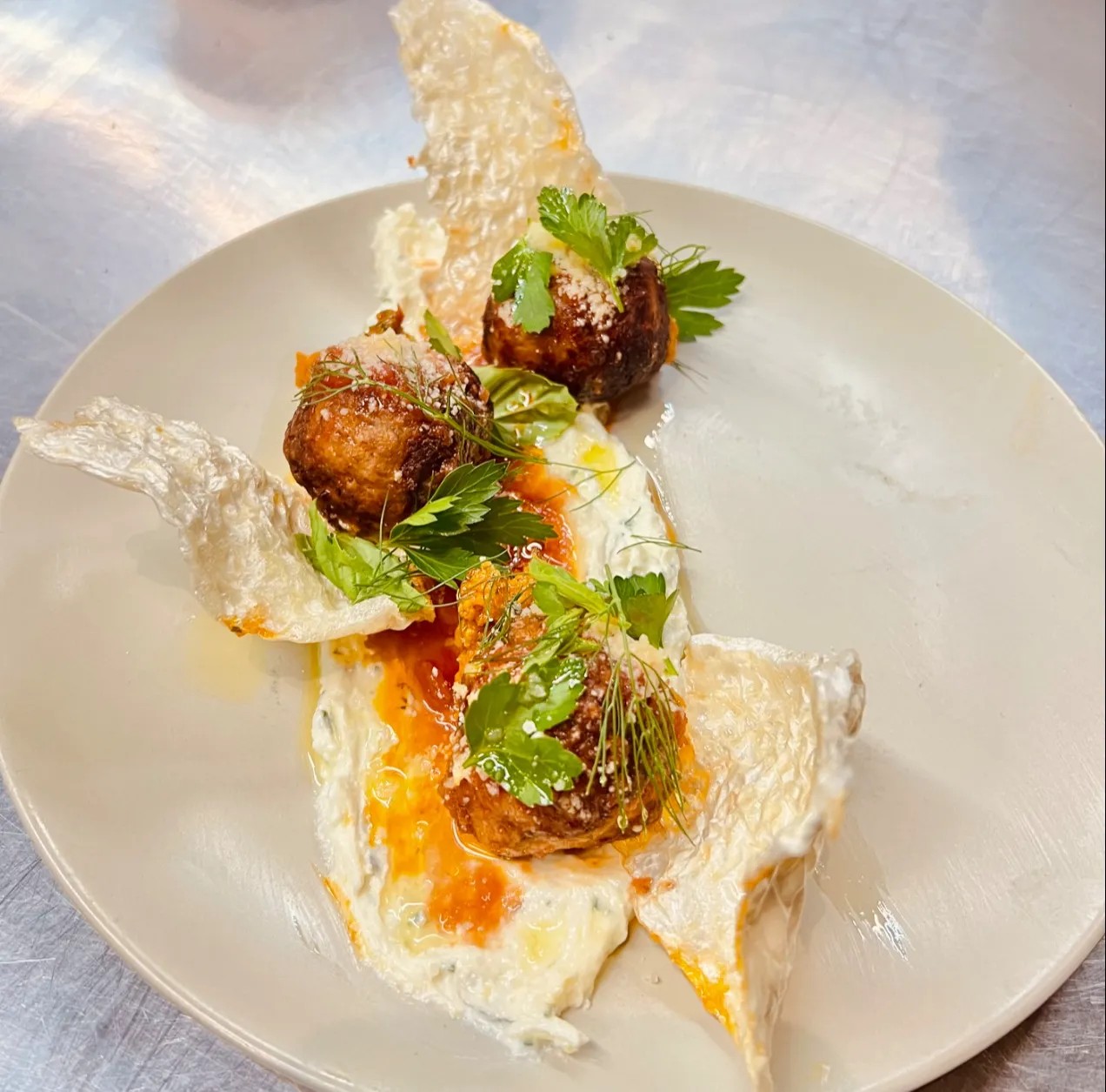 Image alt description