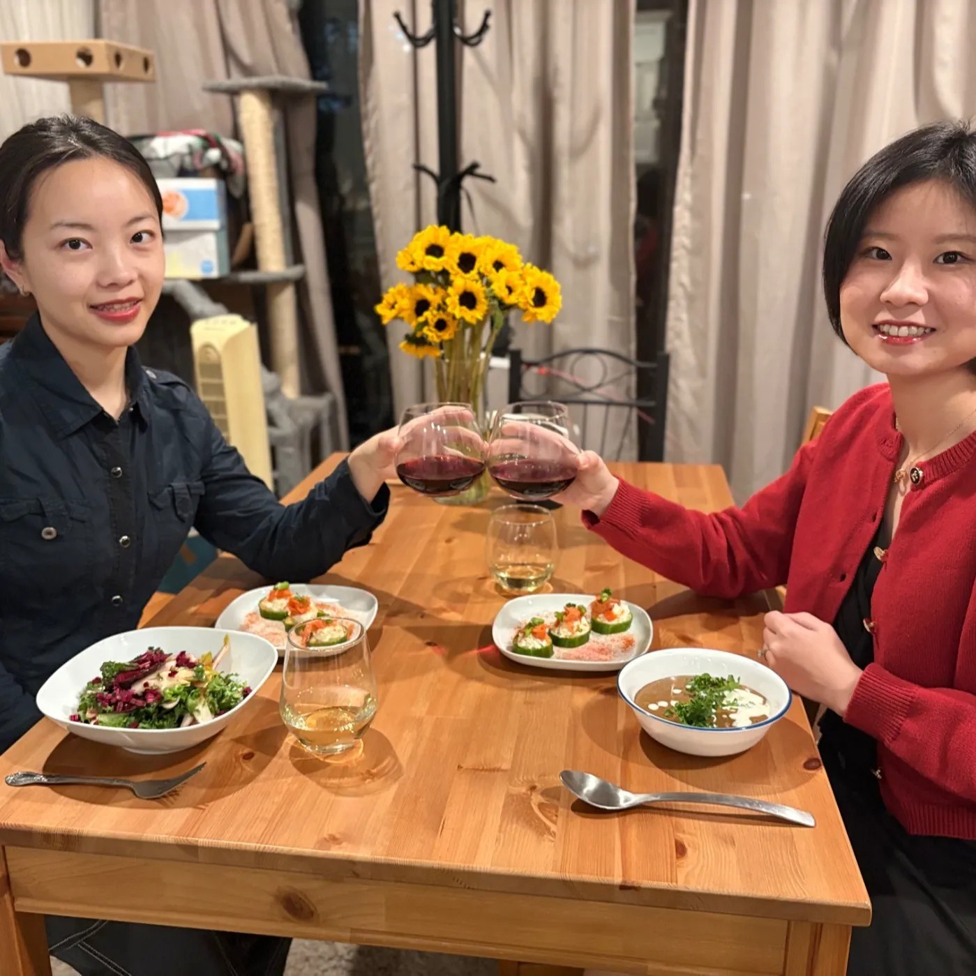 Image alt description