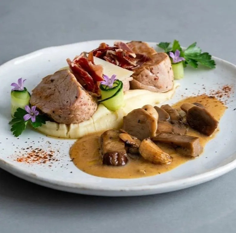 Image alt description