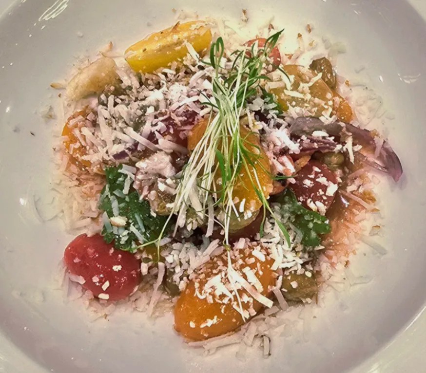 Image alt description