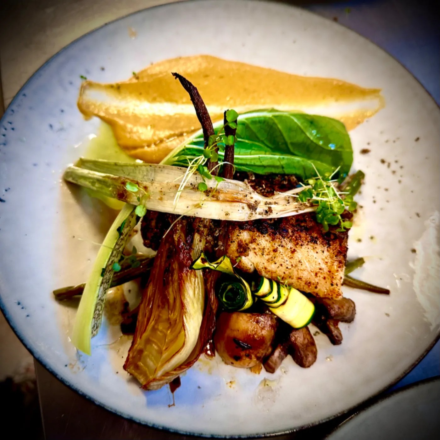 Image alt description