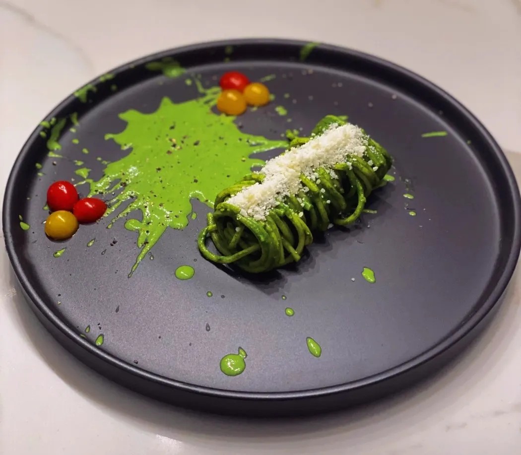 Image alt description