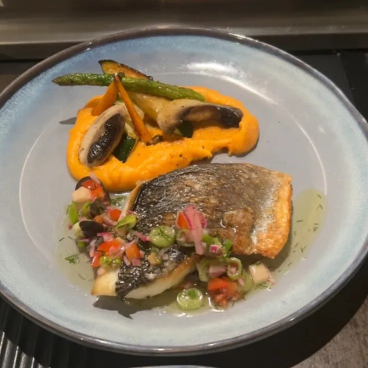 Image alt description