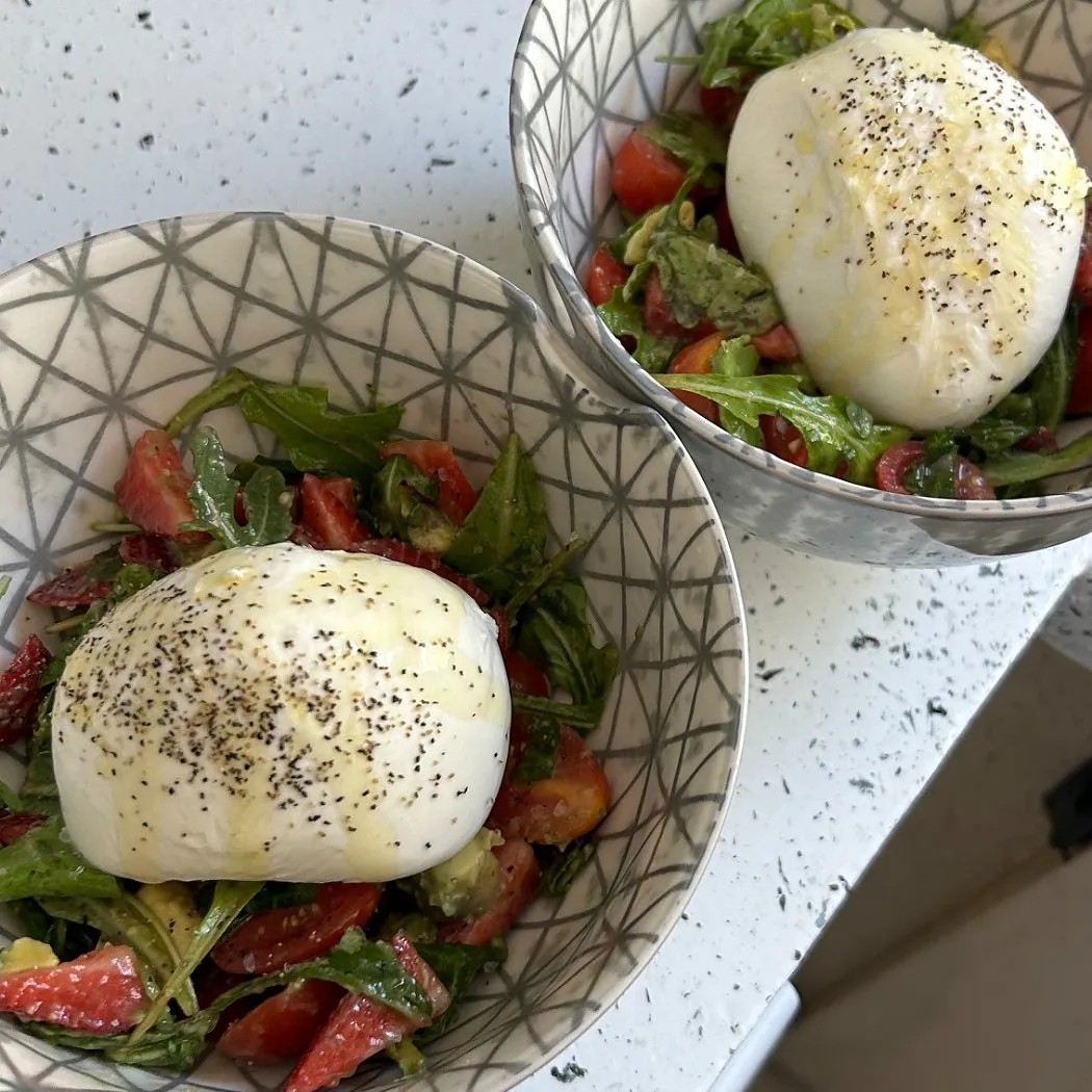 Image alt description