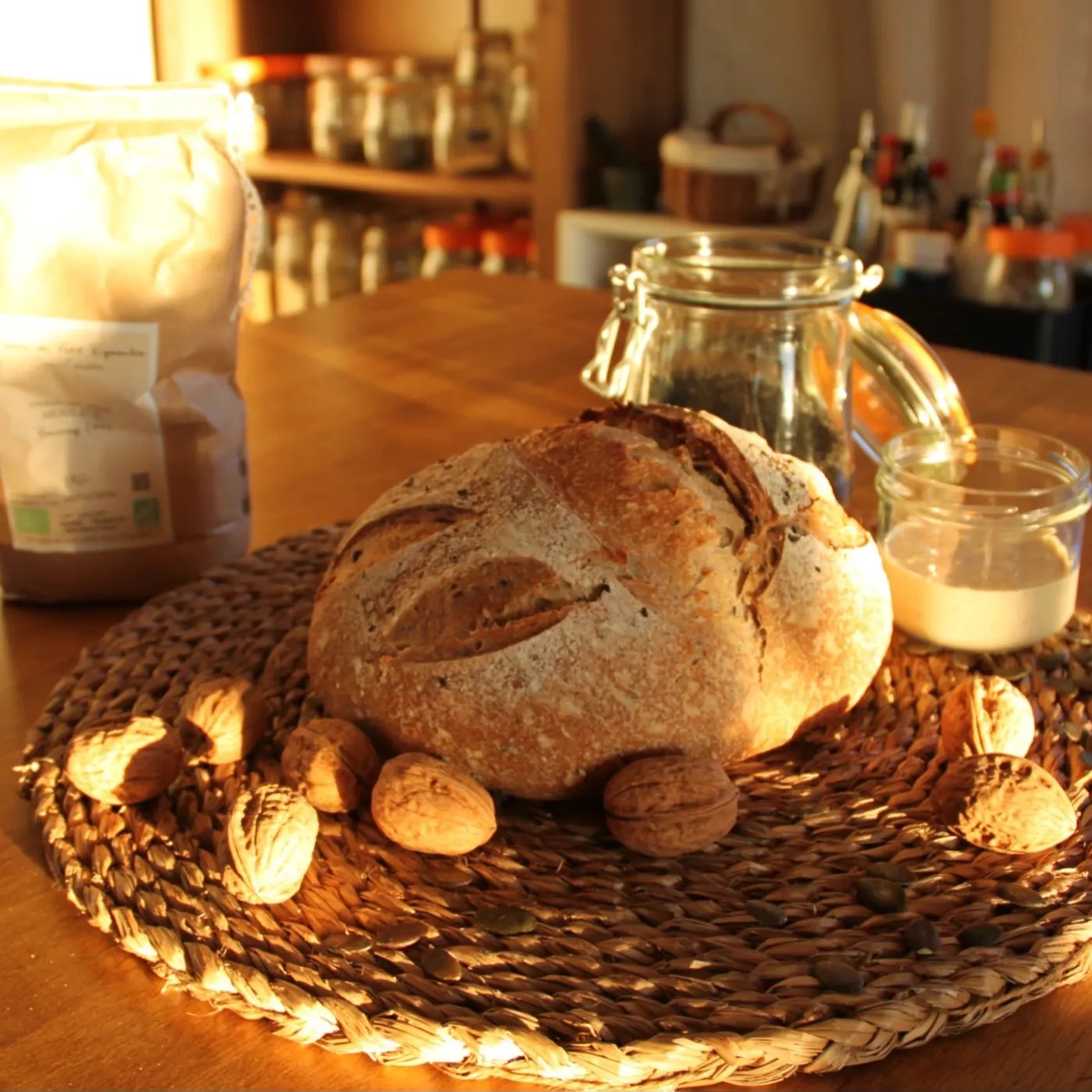 Image alt description