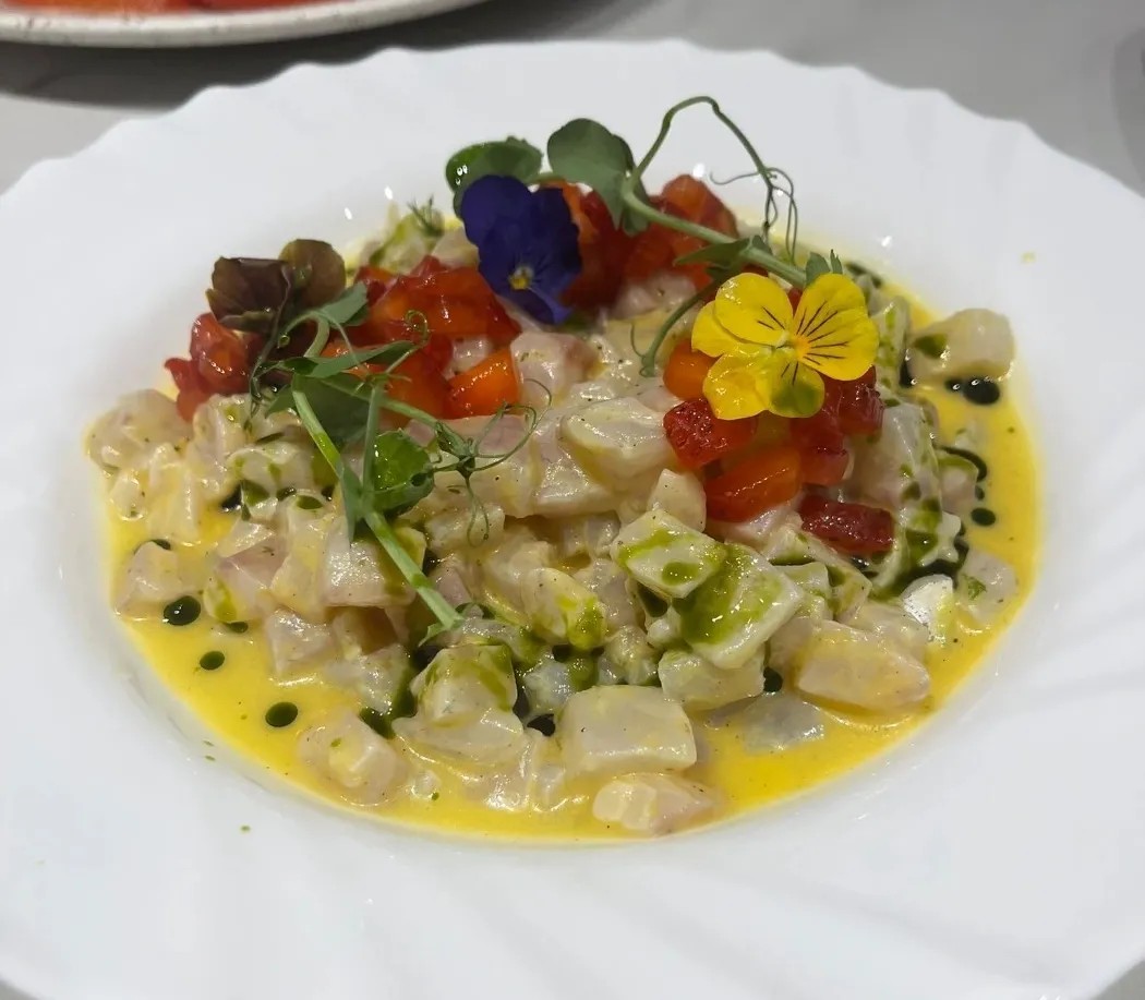 Image alt description