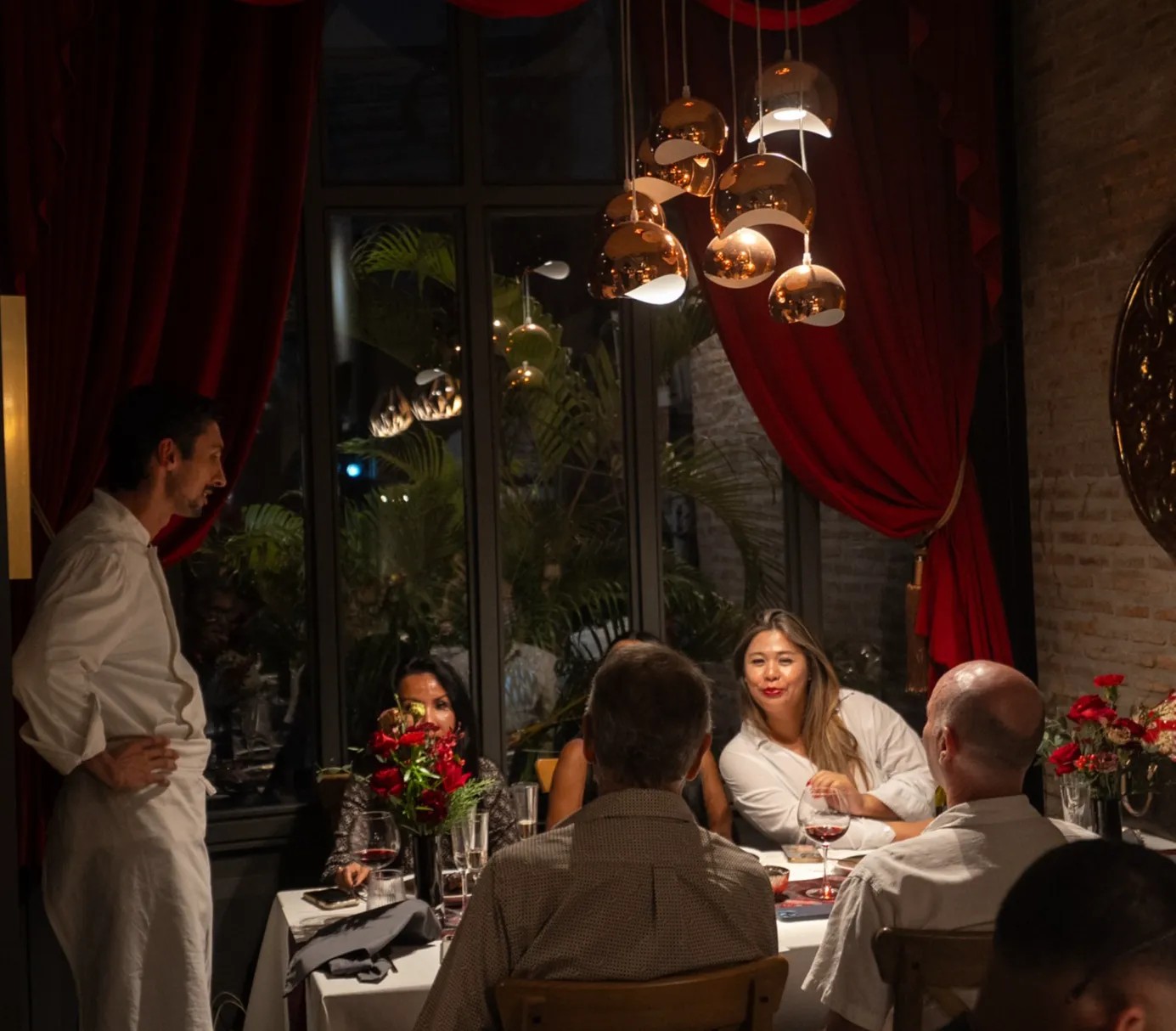 Image alt description