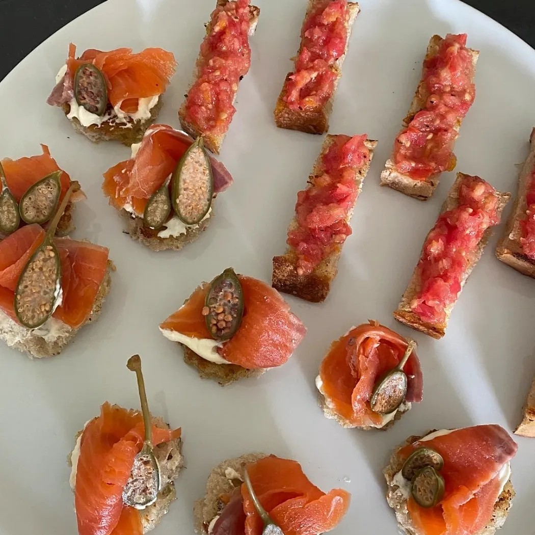 Image alt description