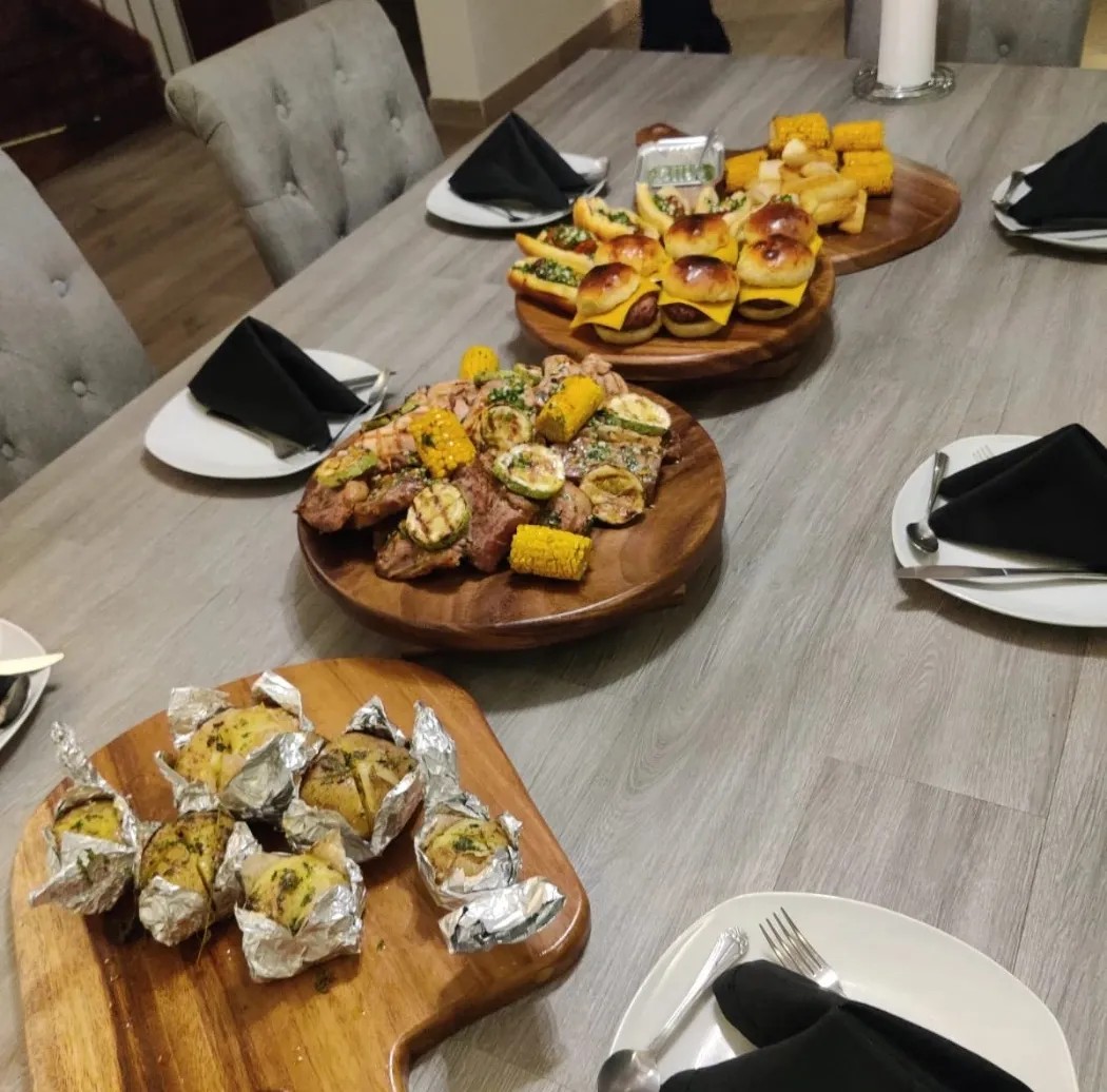 Image alt description