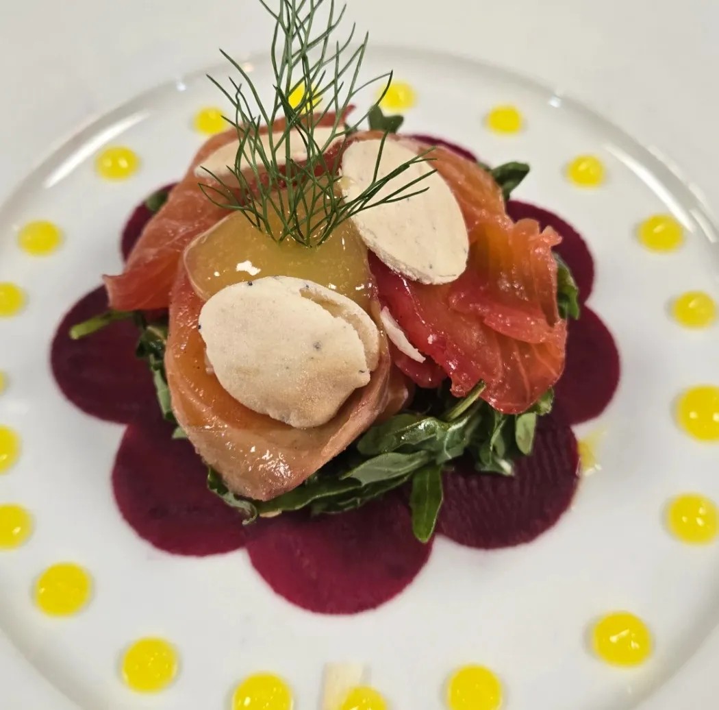 Image alt description