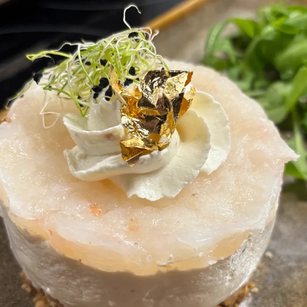 Image alt description