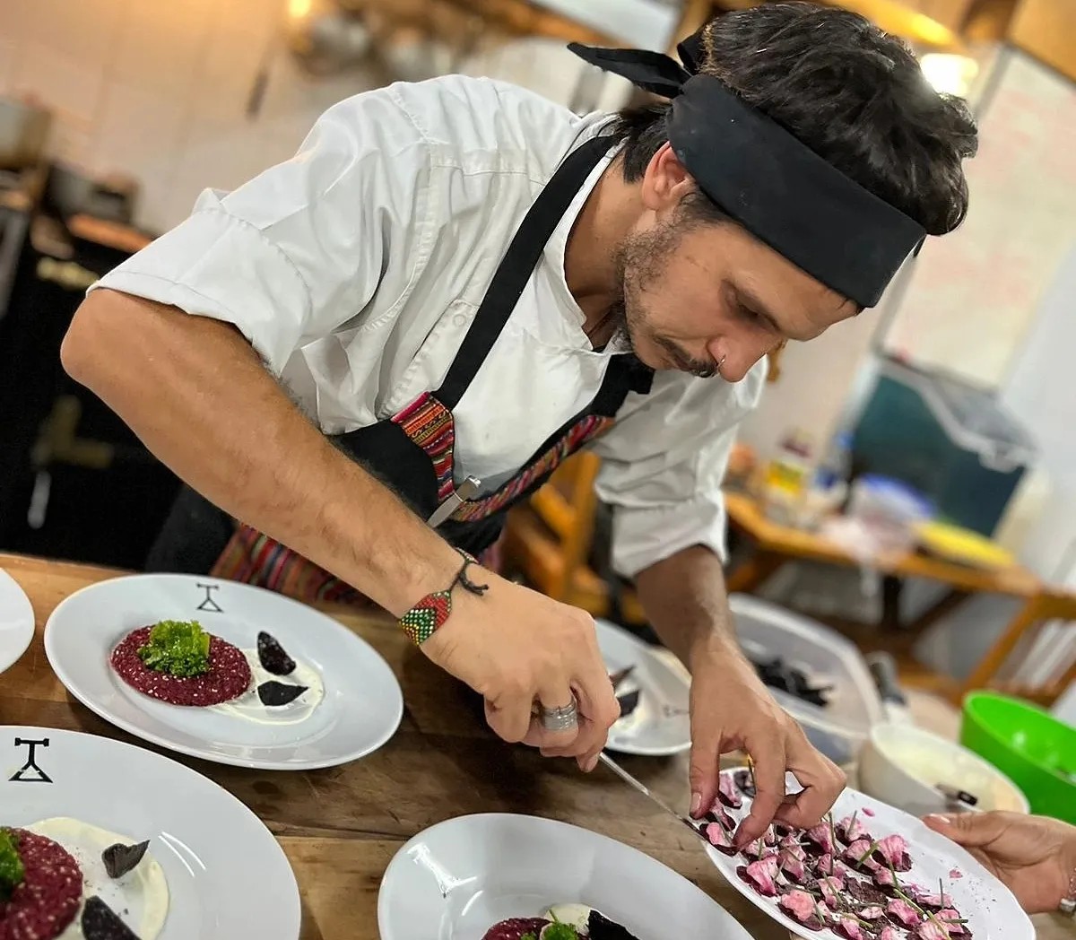 Image alt description