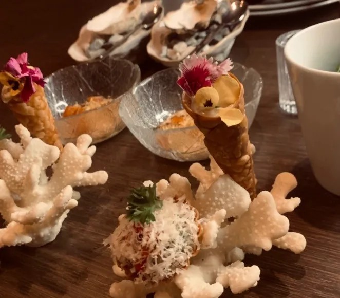 Image alt description