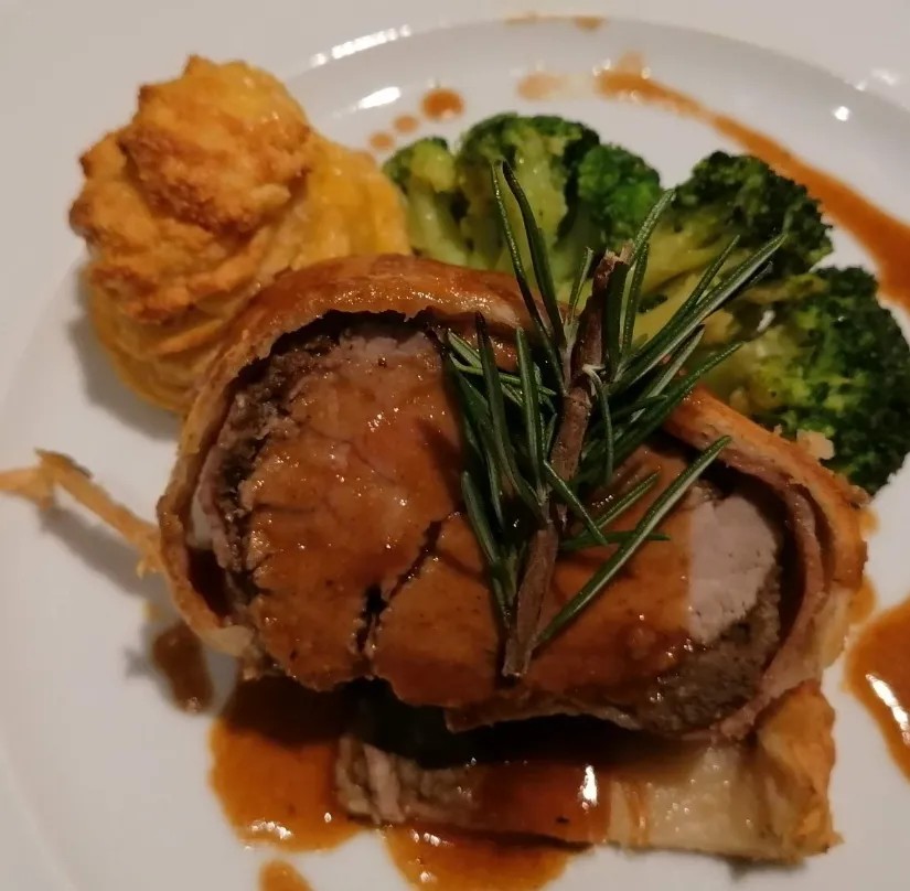 Image alt description