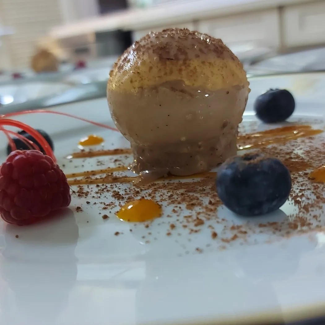 Image alt description