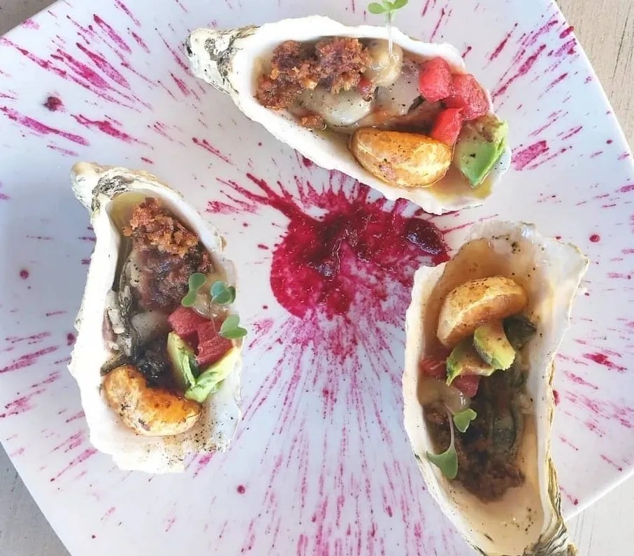 Image alt description