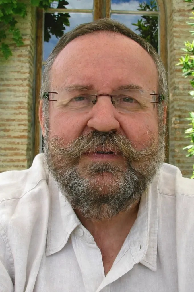 Image alt description