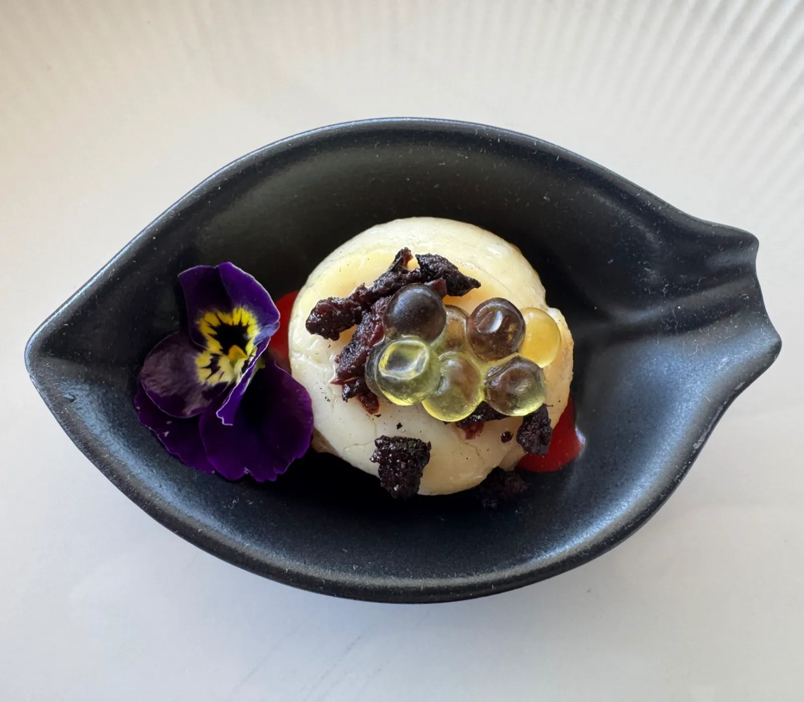 Image alt description