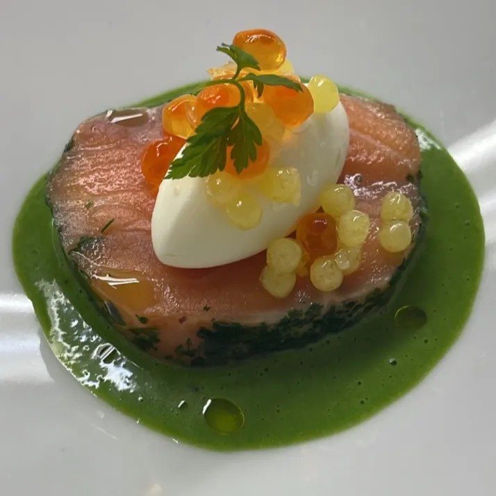 Image alt description