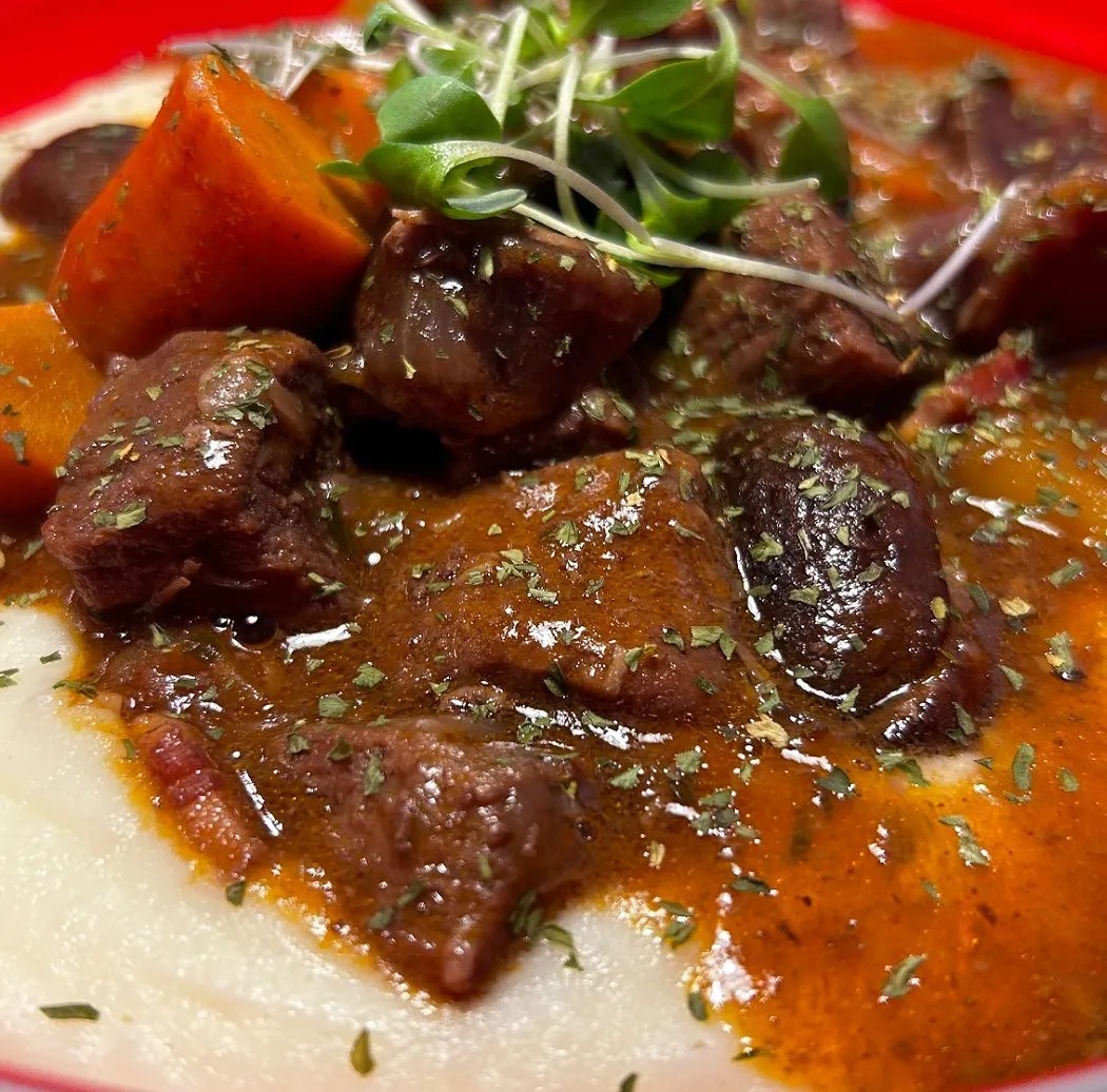 Image alt description