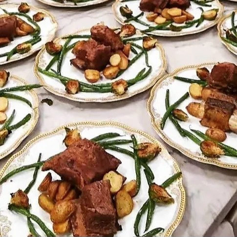 Image alt description