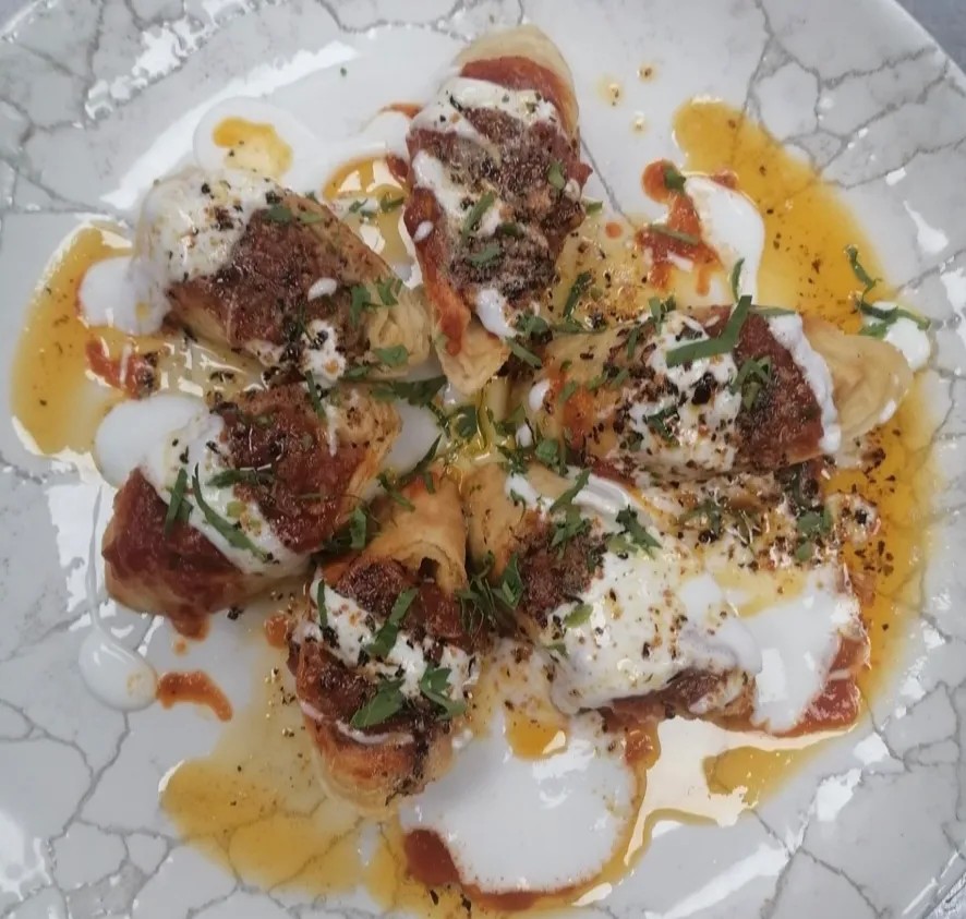 Image alt description