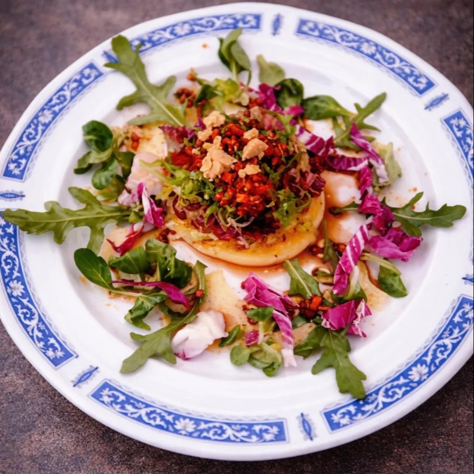 Image alt description