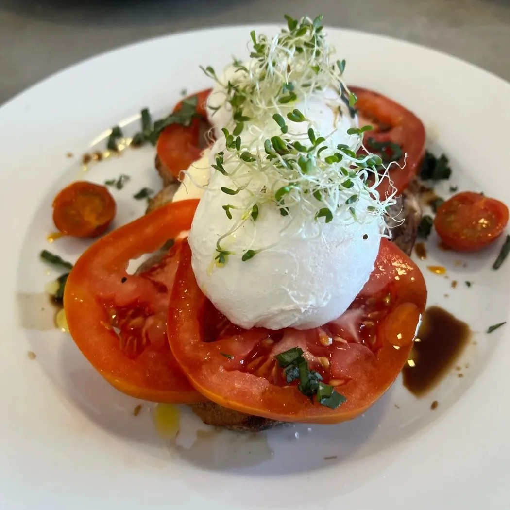 Image alt description