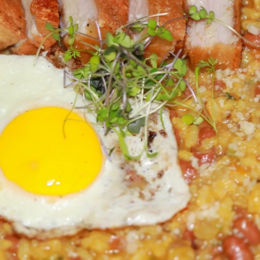 Image alt description