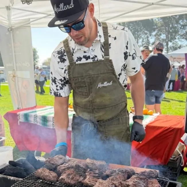 Image alt description