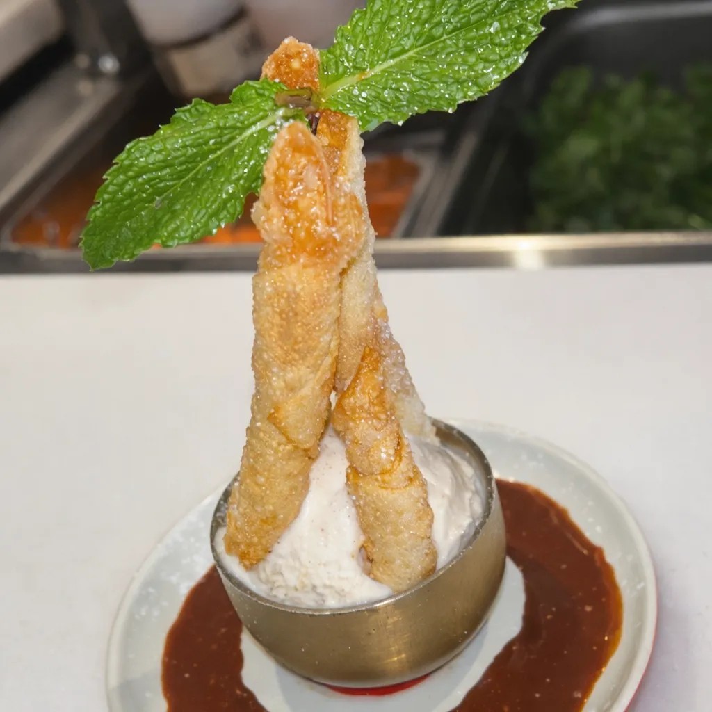 Image alt description