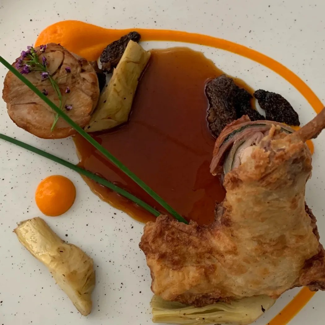 Image alt description