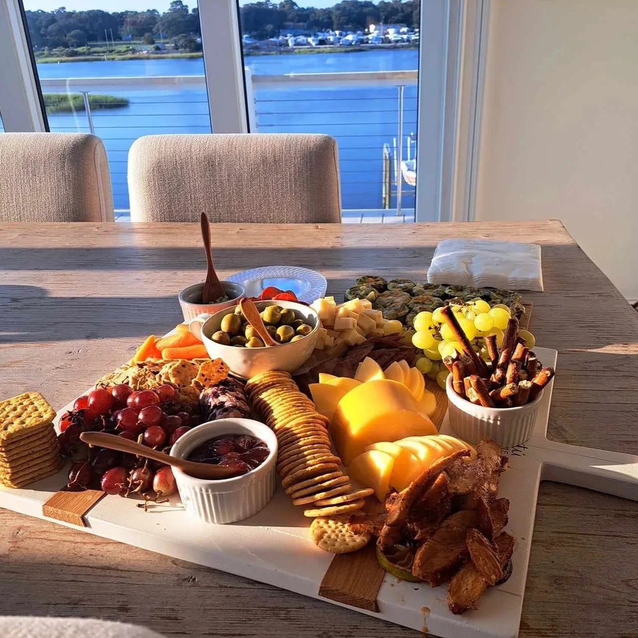 Image alt description