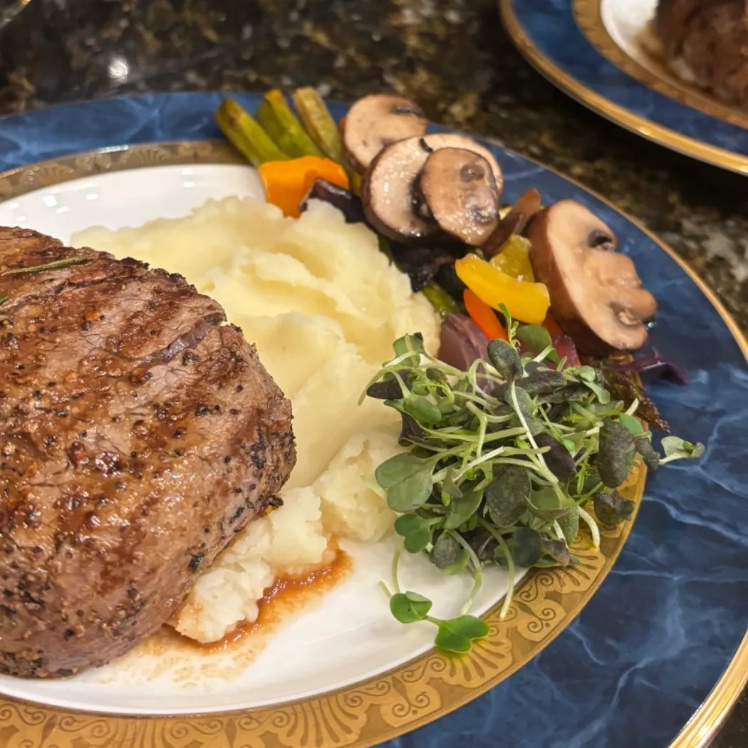 Image alt description