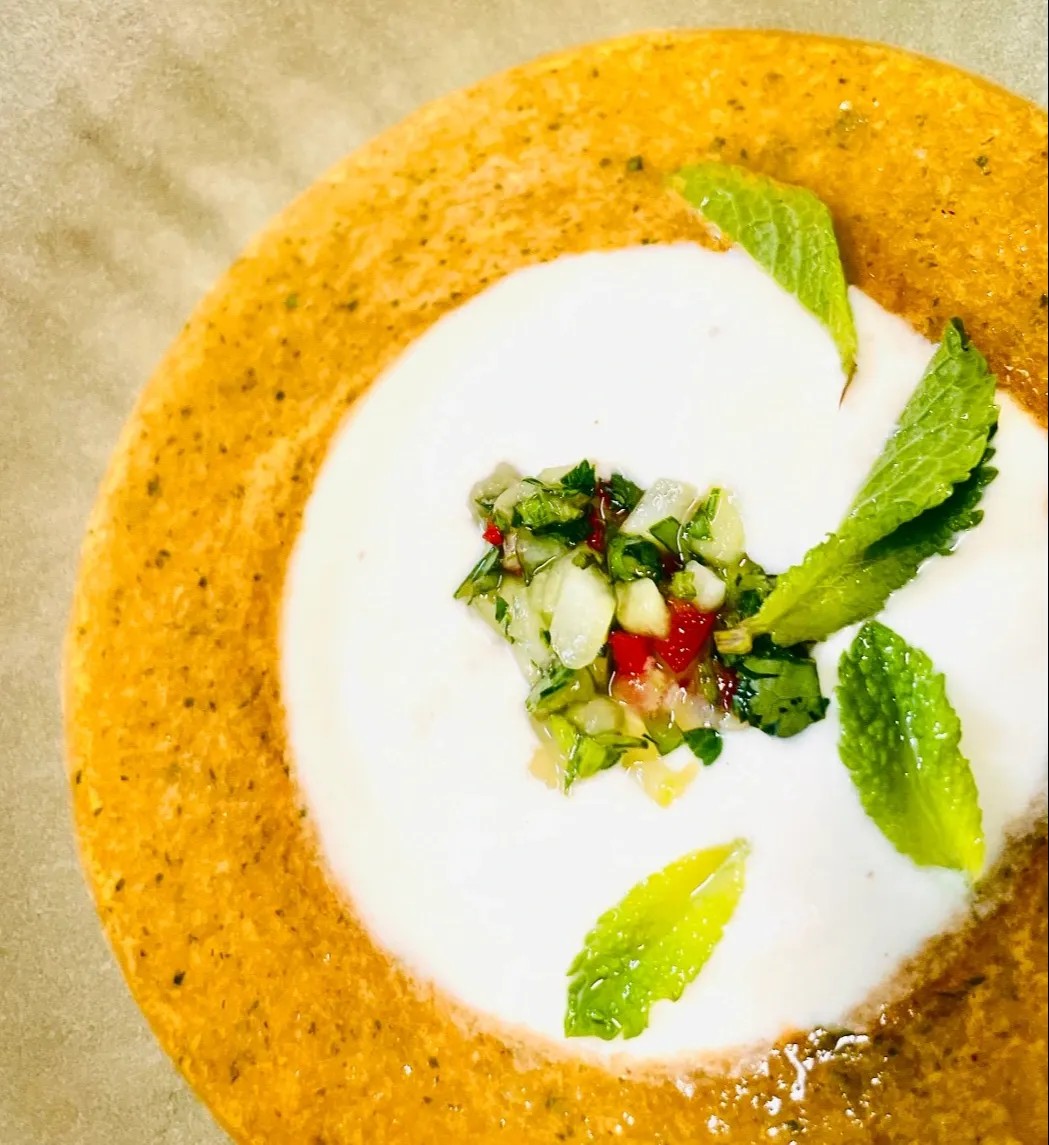 Image alt description