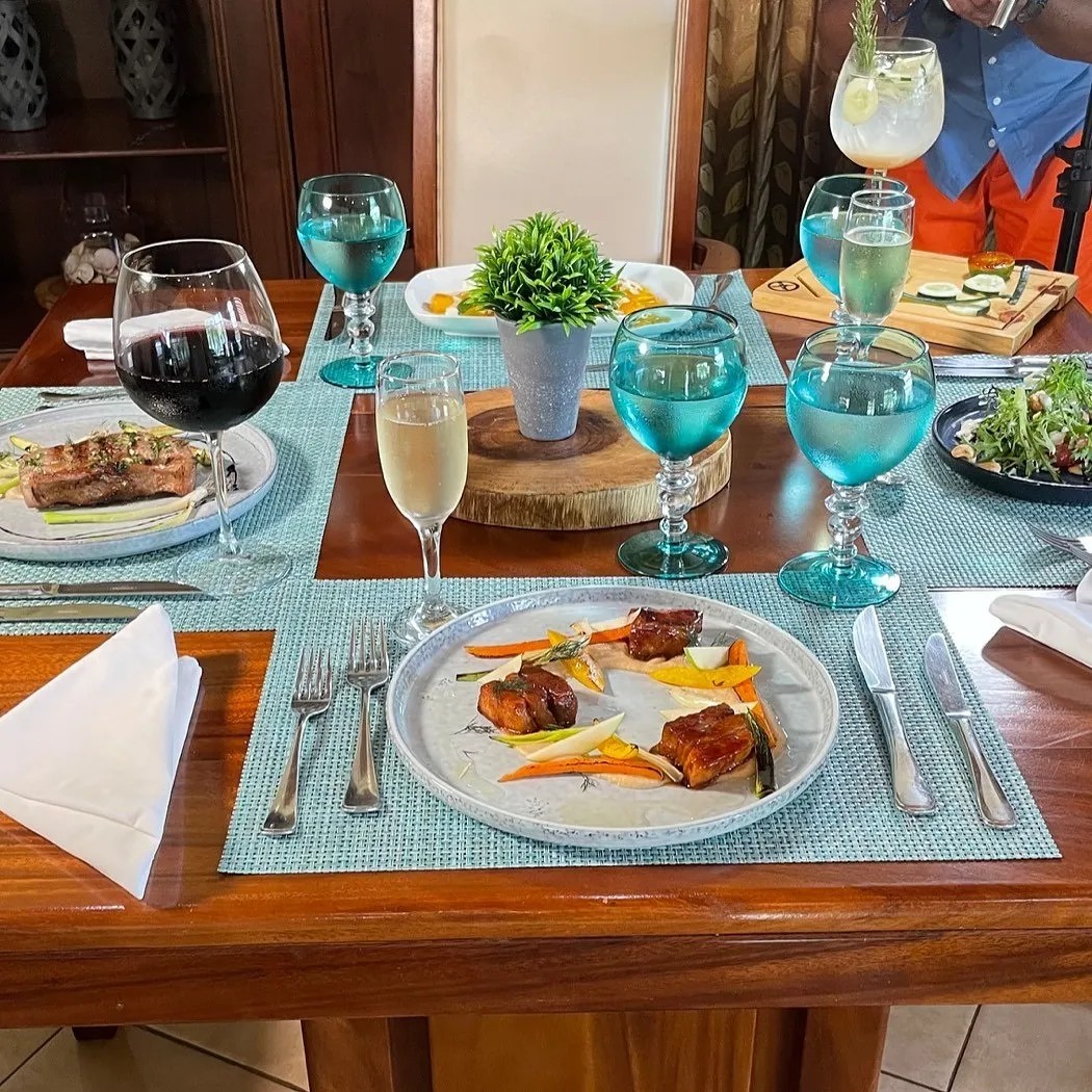 Image alt description