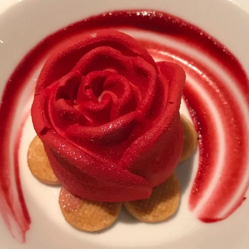 Image alt description