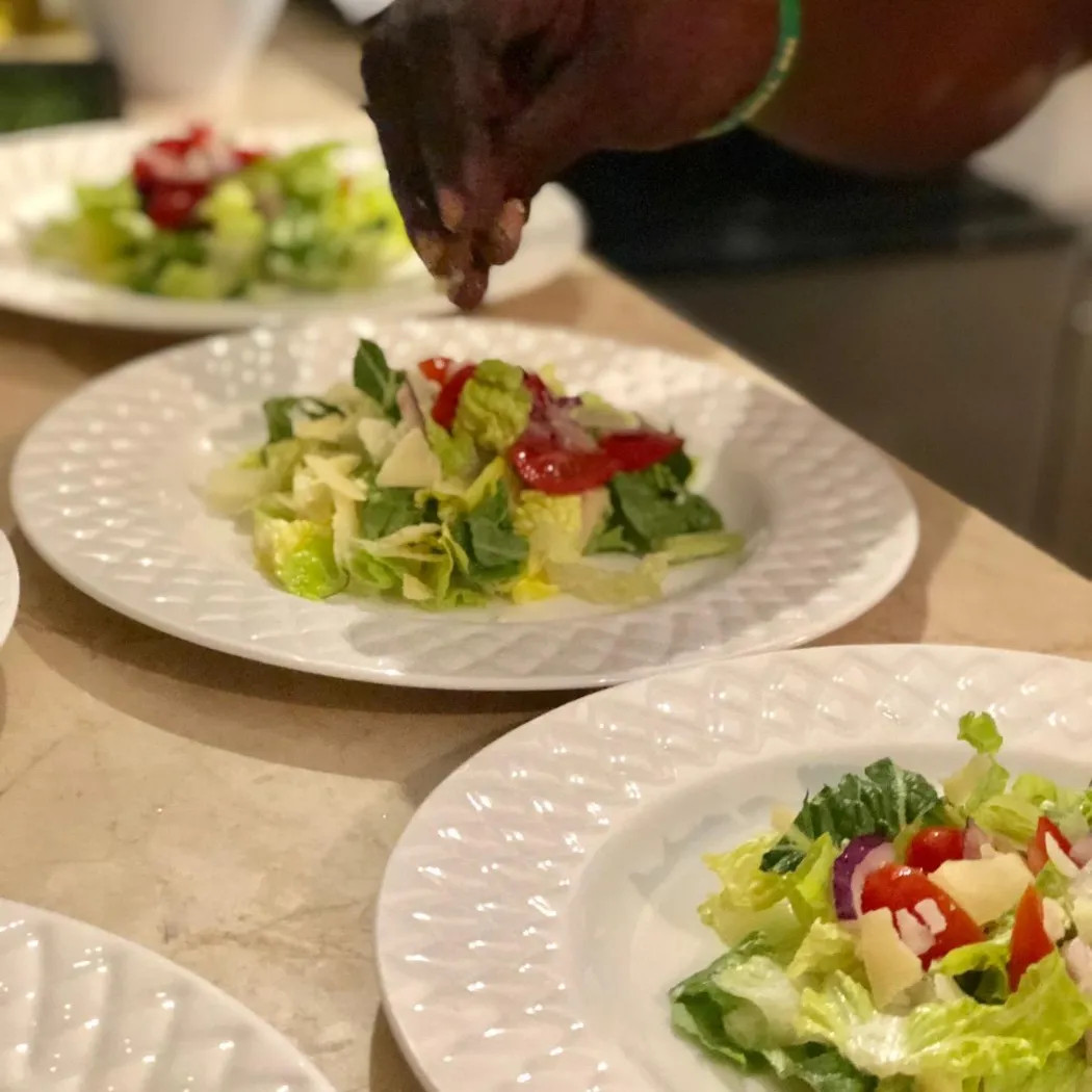 Image alt description