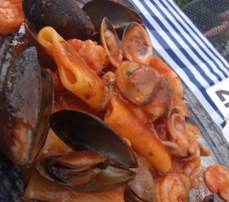 Image alt description