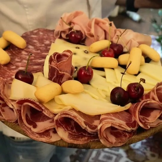 Image alt description