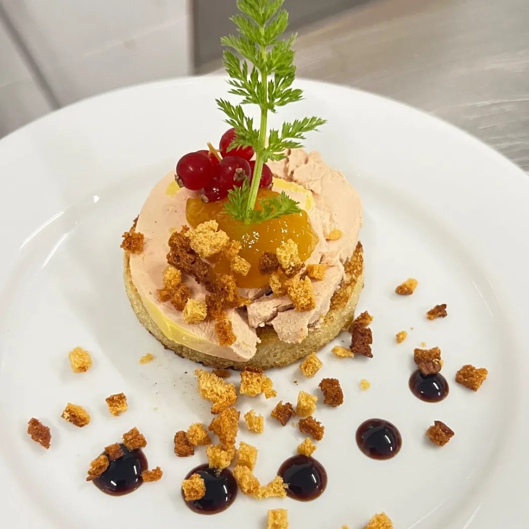 Image alt description