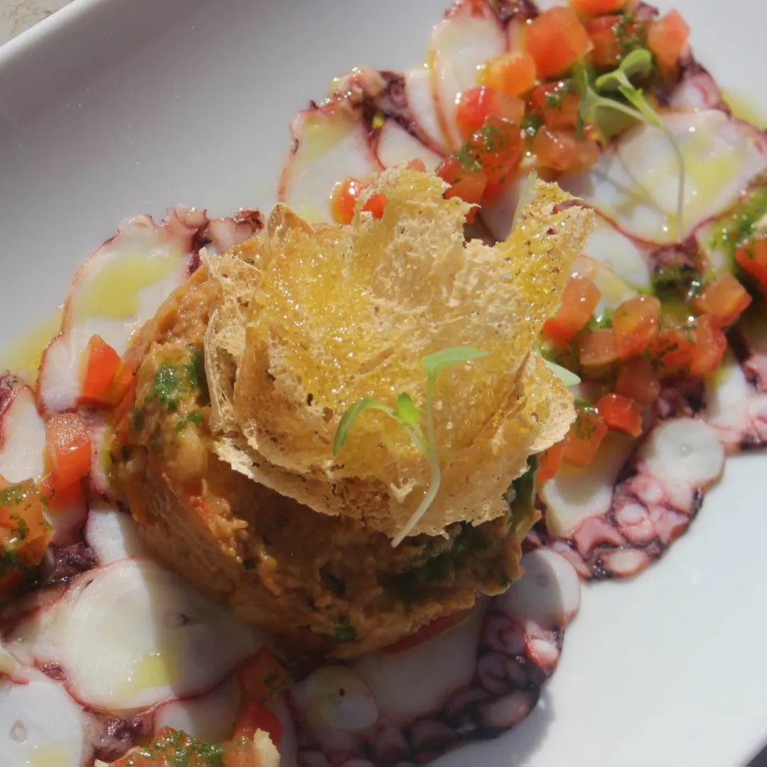 Image alt description