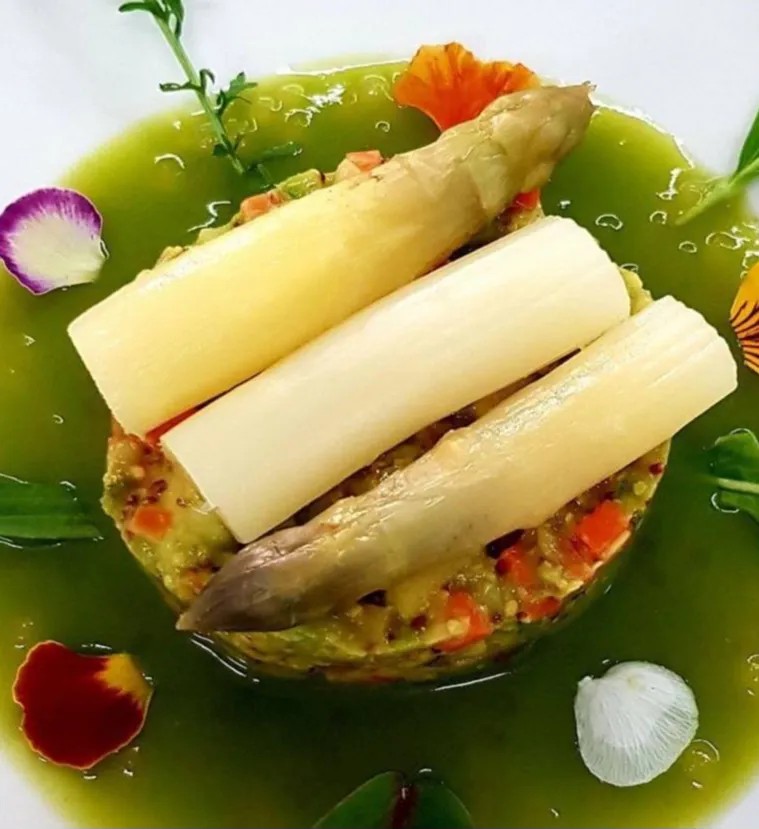 Image alt description