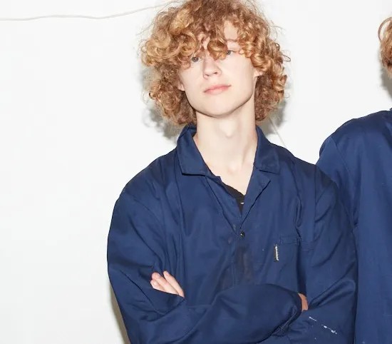 Image alt description