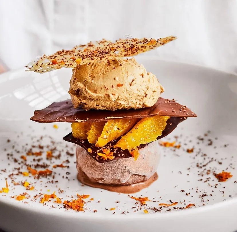 Image alt description