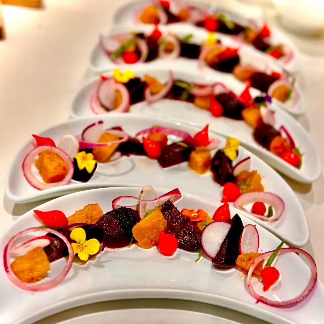 Image alt description