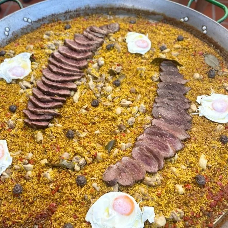 Image alt description